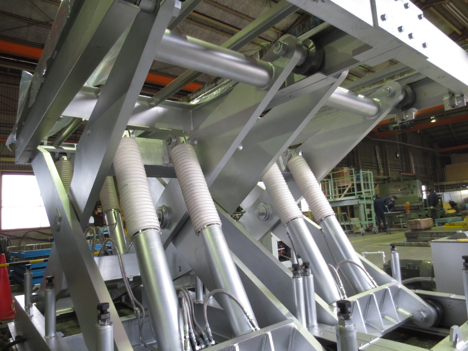 橋栄工業株式会社の正社員 油圧リフター製造の求人情報イメージ4