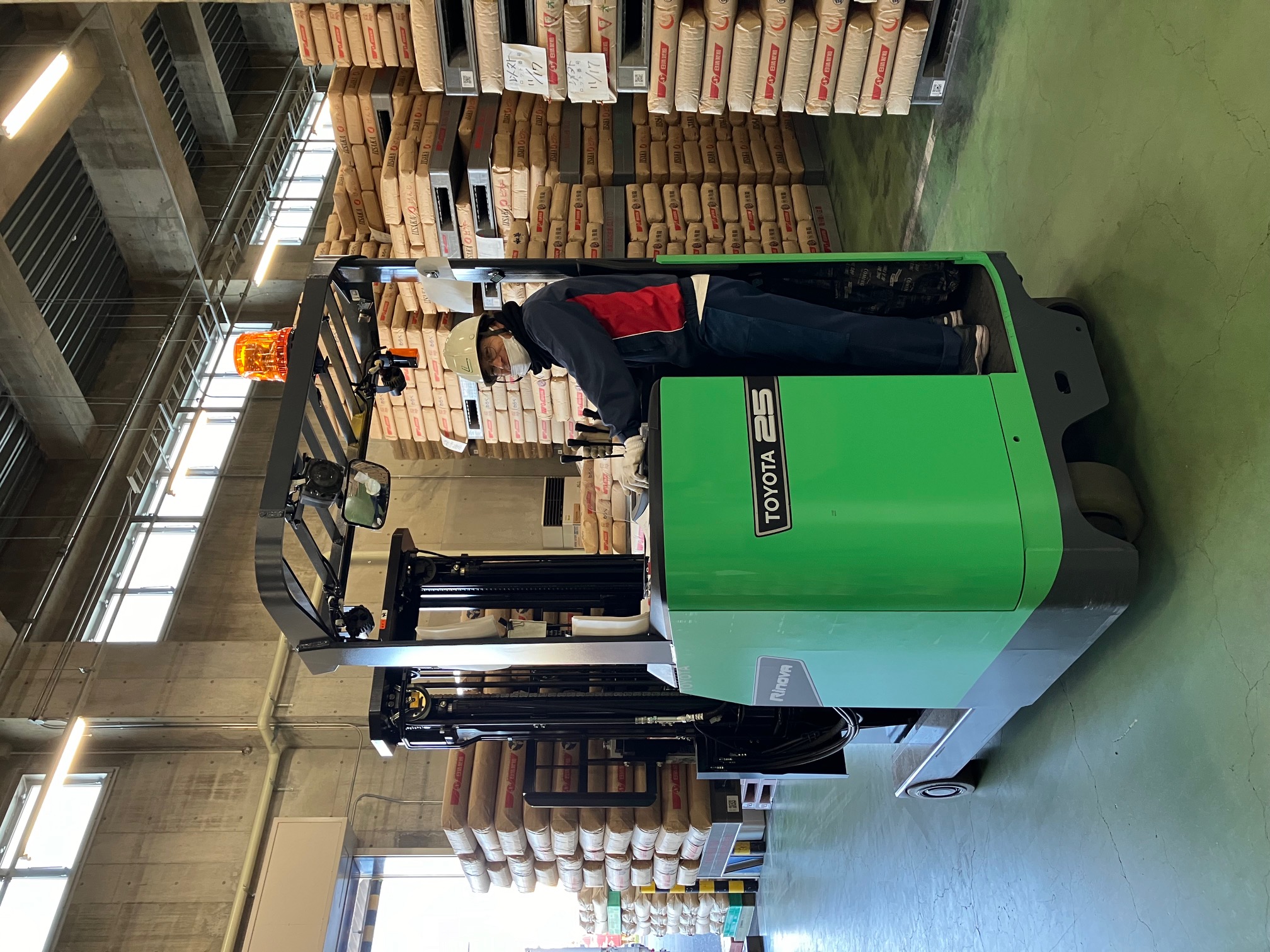 ロジテック株式会社の正社員 フォークリフトの求人情報イメージ3